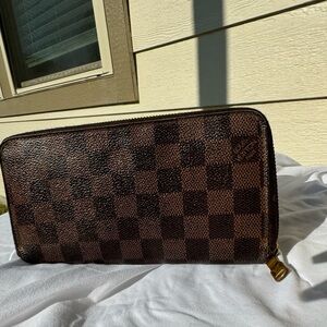 Louis Vuitton Damier Ebene Zippy Wallet